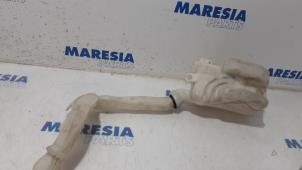 Used Rear window washer reservoir Peugeot 207/207+ (WA/WC/WM) 1.6 16V GT THP Price € 25,00 Margin scheme offered by Maresia Parts