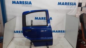 Używane Drzwi prawe tylne wersja 4-drzwiowa Fiat Panda (169) 1.2 Fire Cena € 94,50 Procedura marży oferowane przez Maresia Parts