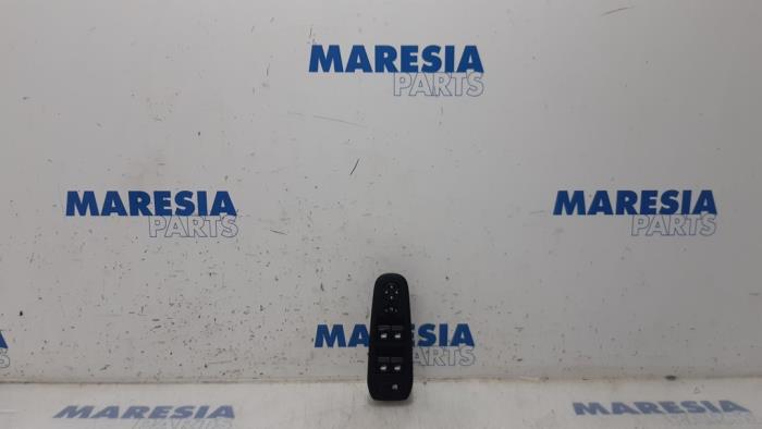 Używane Przelacznik combi okienny Peugeot 308 SW (L4/L9/LC/LJ/LR) 1.6 BlueHDi 120 Cena € 35,00 Procedura marży oferowane przez Maresia Parts