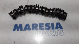 Used Rocker arm Renault Espace (JK) 2.0 16V Turbo Price € 30,00 Margin scheme offered by Maresia Parts