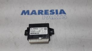 Używane Modul czujników parkowania Renault Espace (RFCJ) 1.6 Energy dCi 160 EDC Cena € 157,50 Procedura marży oferowane przez Maresia Parts