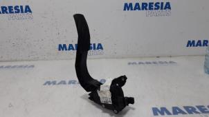 Used Throttle pedal position sensor Renault Espace (RFCJ) 1.6 Energy dCi 160 EDC Price € 35,00 Margin scheme offered by Maresia Parts