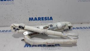 Used Roof curtain airbag, right Renault Espace (RFCJ) 1.6 Energy dCi 160 EDC Price € 90,00 Margin scheme offered by Maresia Parts