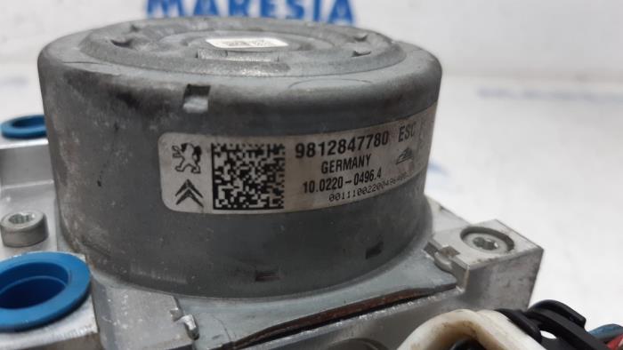 Używane Pompa ABS Citroen C4 Cactus (0B/0P) 1.2 PureTech 82 12V Cena € 157,50 Procedura marży oferowane przez Maresia Parts
