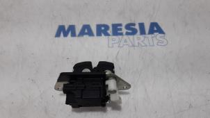 Używane Mechanizm zamka tylnej klapy Fiat Panda (169) 1.2 Fire Cena € 35,00 Procedura marży oferowane przez Maresia Parts