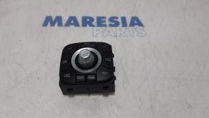 Used Navigation control panel Renault Scénic III (JZ) 1.6 16V Price € 65,00 Margin scheme offered by Maresia Parts