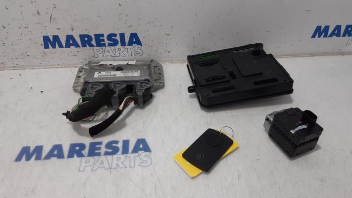 Used Engine management computer Renault Scénic III (JZ) 1.6 16V Price € 324,99 Margin scheme offered by Maresia Parts