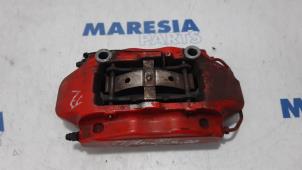 Używane Zacisk hamulcowy prawy przód Alfa Romeo Brera (939) 2.2 JTS 16V Cena € 183,75 Procedura marży oferowane przez Maresia Parts