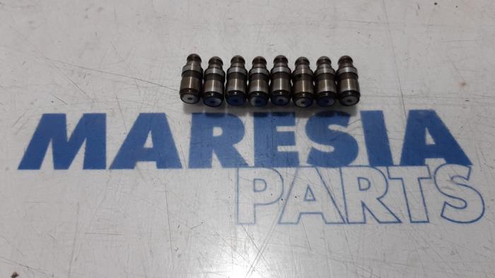 Gebrauchte Ventilstößel Peugeot 5008 I (0A/0E) 1.6 VTI 16V Preis € 25,00 Margenregelung angeboten von Maresia Parts