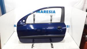 Używane Drzwi lewe wersja 2-drzwiowa Peugeot 206 (2A/C/H/J/S) 1.1 XN,XR Cena € 75,00 Procedura marży oferowane przez Maresia Parts