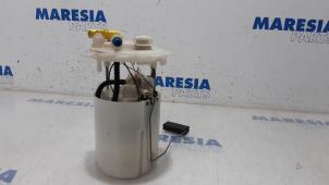 Used Electric fuel pump Renault Scénic III (JZ) 1.6 16V Price € 25,00 Margin scheme offered by Maresia Parts