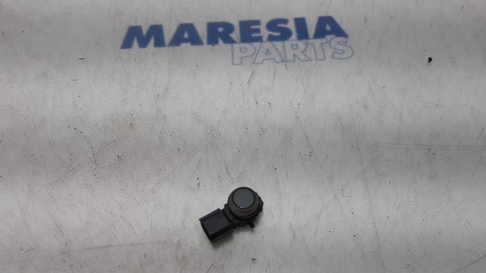 Begagnade Parkeringssensor Renault Kadjar (RFEH) 1.5 dCi DPF Pris € 25,00 Marginaltabell erbjuds av Maresia Parts