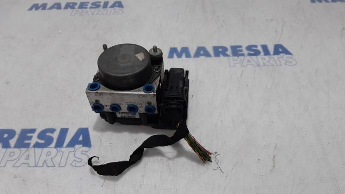 Begagnade ABS-pump Fiat Punto Evo (199) 1.3 JTD Multijet Start&Stop 16V Euro 4 Pris € 75,00 Marginaltabell erbjuds av Maresia Parts