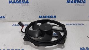 Used Fan motor Peugeot 307 CC (3B) 2.0 16V Price € 35,00 Margin scheme offered by Maresia Parts