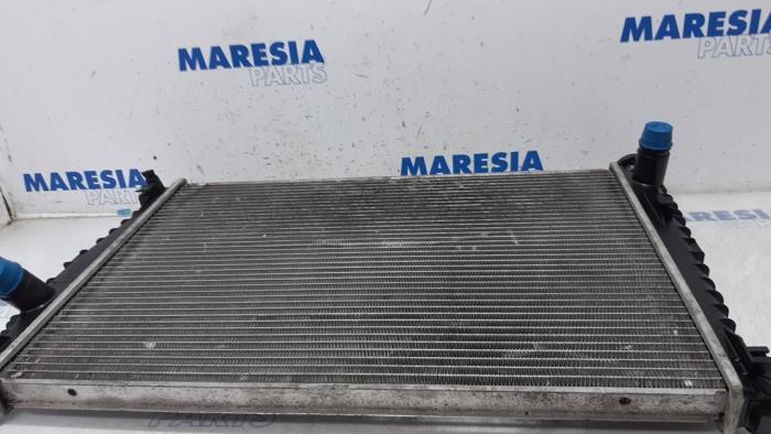 Usagé Radiateur Alfa Romeo Brera (939) 2.2 JTS 16V Prix € 30,00 Règlement à la marge proposé par Maresia Parts