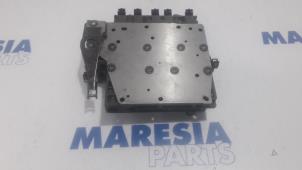 Used Hydraulic valve unit Renault Espace (JE) 2.0i 16V Price € 131,25 Margin scheme offered by Maresia Parts