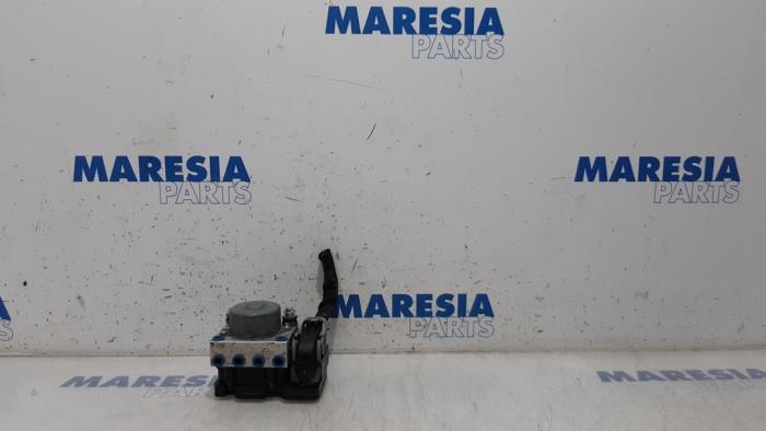Begagnade ABS-pump Fiat Panda (312) 0.9 TwinAir Turbo 85 Pris € 105,00 Marginaltabell erbjuds av Maresia Parts