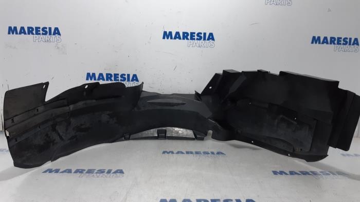 Wheel arch liner from a Fiat Panda (312) 0.9 TwinAir Turbo 85 2013