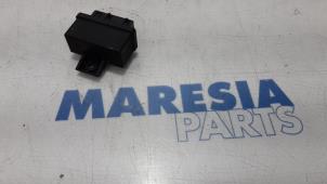 Używane Przekaznik Peugeot 207 CC (WB) 1.6 16V Cena € 15,00 Procedura marży oferowane przez Maresia Parts