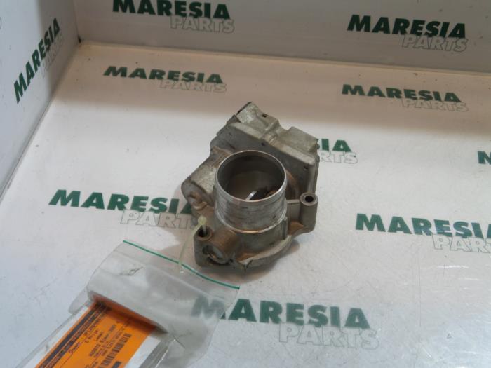 Gebrauchte Drosselklappengehäuse Renault Scénic II (JM) 1.9 dCi 130 Preis € 157,50 Margenregelung angeboten von Maresia Parts