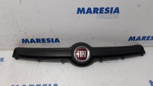 Used Grille Fiat Panda (312) 0.9 TwinAir Turbo 85 Price € 35,00 Margin scheme offered by Maresia Parts