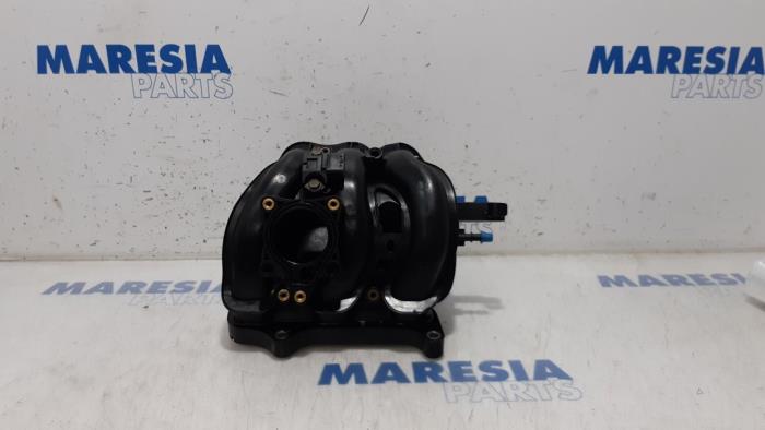 Begagnade Insugsrör Peugeot 107 1.0 12V Pris € 29,99 Marginaltabell erbjuds av Maresia Parts