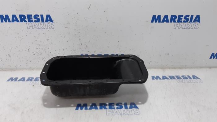Usagé Couvercle carter Peugeot 208 I (CA/CC/CK/CL) 1.6 Blue HDi 75 Prix € 29,99 Règlement à la marge proposé par Maresia Parts
