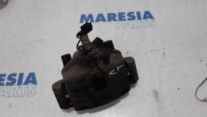 Used Front brake calliper, left Fiat 500C (312) 0.9 TwinAir 85 Price € 30,00 Margin scheme offered by Maresia Parts