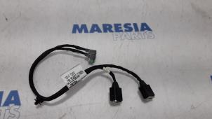 Used AUX / USB connection Citroen C4 Picasso (3D/3E) 1.6 16V VTi 120 Price € 30,00 Margin scheme offered by Maresia Parts