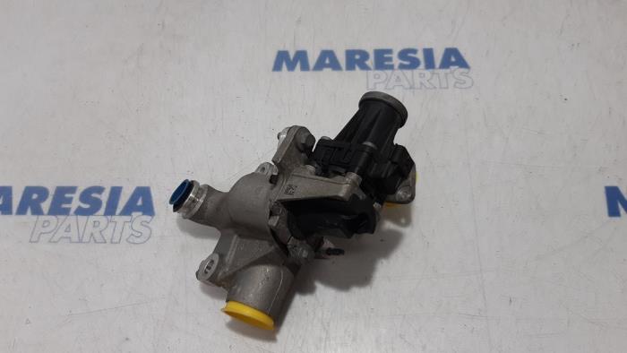 Używane Zawór EGR Renault Megane III Grandtour (KZ) 1.5 dCi 110 Cena € 75,00 Procedura marży oferowane przez Maresia Parts