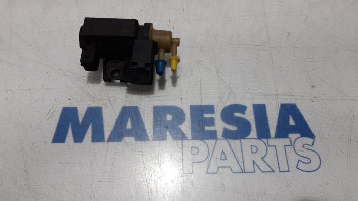 Usagé Régulateur pression turbo Renault Megane III Grandtour (KZ) 1.5 dCi 110 Prix € 35,00 Règlement à la marge proposé par Maresia Parts
