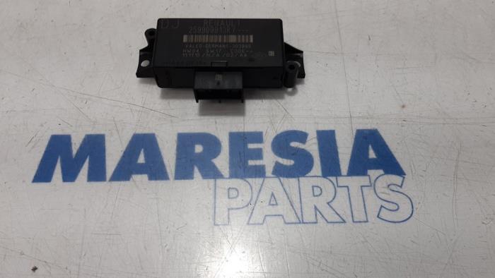 Begagnade PDC-modul Renault Megane III Grandtour (KZ) 1.5 dCi 110 Pris € 85,00 Marginaltabell erbjuds av Maresia Parts