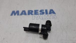 Used Windscreen washer pump Renault Megane III Grandtour (KZ) 1.5 dCi 110 Price € 10,00 Margin scheme offered by Maresia Parts