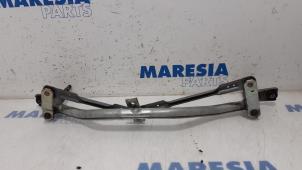 Used Wiper mechanism Opel Vivaro 1.6 CDTI BiTurbo 120 Price € 72,60 Inclusive VAT offered by Maresia Parts