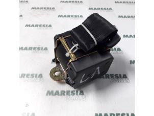 Używane Pas bezpieczenstwa lewy tyl Alfa Romeo 156 (932) 2.4 JTD Cena € 25,00 Procedura marży oferowane przez Maresia Parts