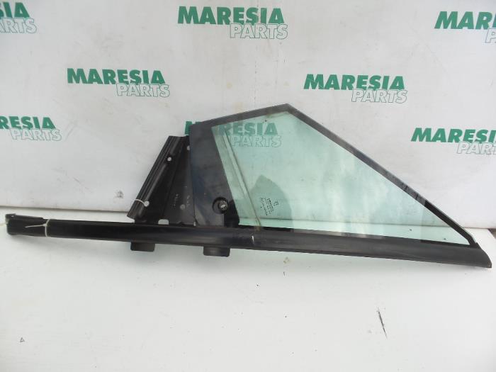 Usados Ventanilla triangular izquierda delante Peugeot 306 (7D) 1.6 Precio € 105,00 Norma de margen ofrecido por Maresia Parts