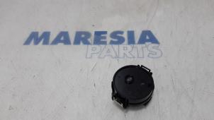 Used Rain sensor Opel Vivaro 1.6 CDTI BiTurbo 120 Price € 18,15 Inclusive VAT offered by Maresia Parts