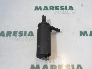 Używane Spryskiwacz reflektorów Alfa Romeo 156 (932) 2.4 JTD Cena € 50,00 Procedura marży oferowane przez Maresia Parts