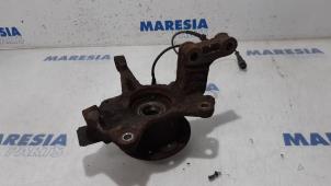 Used Knuckle, front left Renault Grand Scénic III (JZ) 1.4 16V TCe 130 Price € 35,00 Margin scheme offered by Maresia Parts