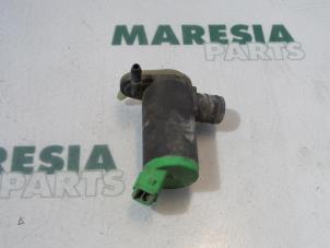 Used Windscreen washer pump Peugeot 406 Break (8E/F) 2.0 HDi 110 Price € 10,00 Margin scheme offered by Maresia Parts