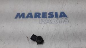 Używane Czujnik parkowania Renault Scénic IV (RFAJ) 1.3 TCE 140 16V Cena € 25,00 Procedura marży oferowane przez Maresia Parts
