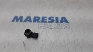 Używane Czujnik parkowania Renault Scénic IV (RFAJ) 1.3 TCE 140 16V Cena € 25,00 Procedura marży oferowane przez Maresia Parts