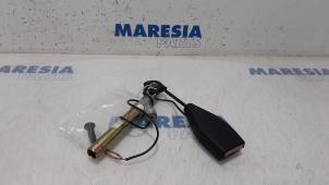 Used Seatbelt tensioner, left Renault Twingo (C06) 1.2 16V Price € 30,00 Margin scheme offered by Maresia Parts