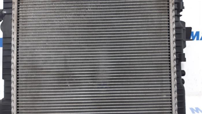 Radiator from a Renault Twingo (C06) 1.2 16V 2003