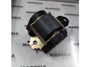 Used Rear seatbelt, left Renault Megane Scénic (JA) 1.6 16V RT,RXE,RXT Price € 25,00 Margin scheme offered by Maresia Parts