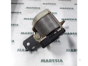 Used Rear seatbelt, right Renault Megane Scénic (JA) 1.6 16V RT,RXE,RXT Price € 25,00 Margin scheme offered by Maresia Parts