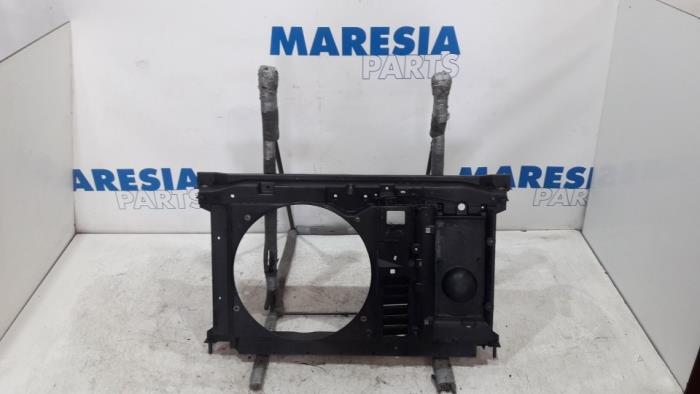 Begagnade Front Citroen C4 Grand Picasso (UA) 1.8 16V Pris € 35,00 Marginaltabell erbjuds av Maresia Parts
