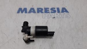 Used Windscreen washer pump Citroen C4 Grand Picasso (UA) 1.8 16V Price € 10,00 Margin scheme offered by Maresia Parts