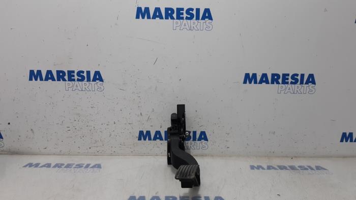 Begagnade Gaspedalsensor Peugeot Boxer (U9) 3.0 HDi 160 Euro 4 Pris € 60,50 Inklusive moms erbjuds av Maresia Parts