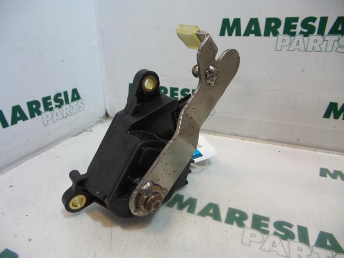 Begagnade Gaspedalsensor Renault Megane II (BM/CM) 1.9 dCi 120 Pris € 29,99 Marginaltabell erbjuds av Maresia Parts